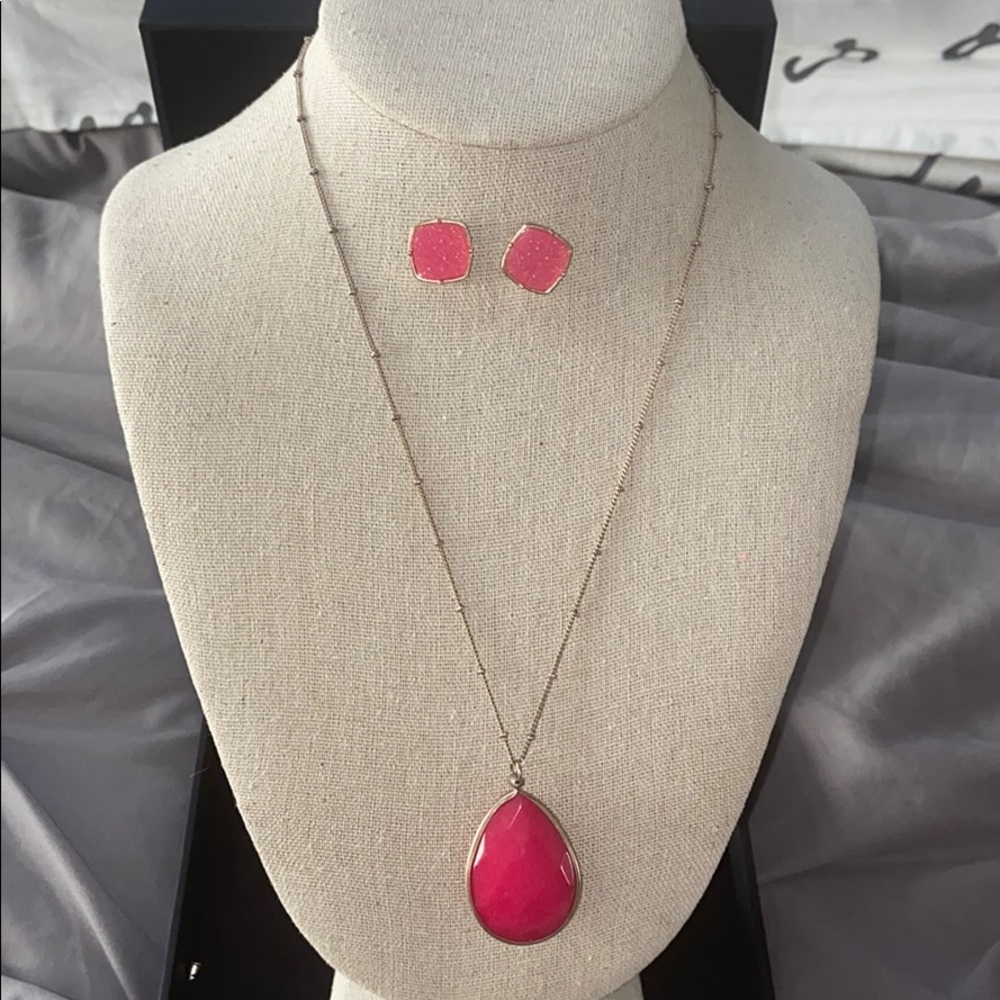 Teardrop necklace and matching earrings